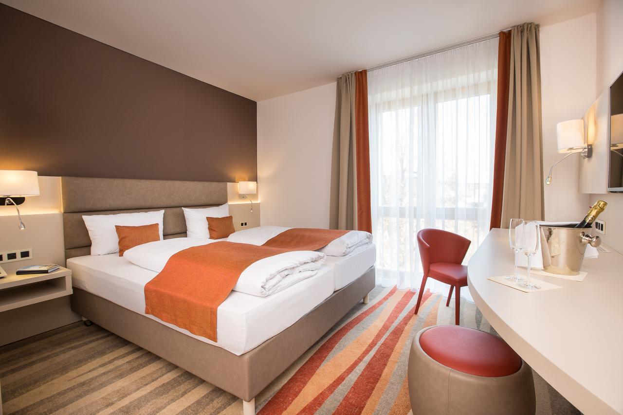 Hotel Kapuzinerhof Biberach an der Riß Buitenkant foto